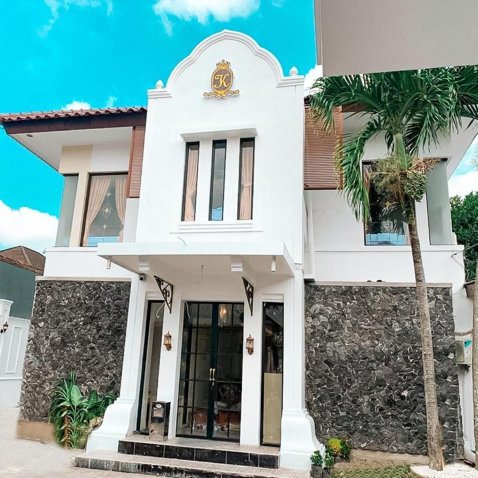 ホテル Kartiko Palagan Eksklusif Yogyakarta Kejayan エクステリア 写真